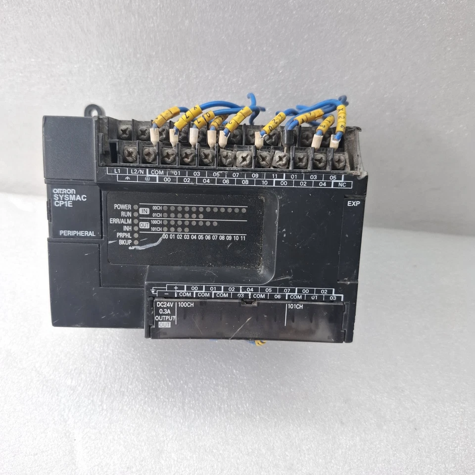 Used Omron CP1E-E30SDR-A Programmable Controller 100-240V AC CP1EE30SDRA